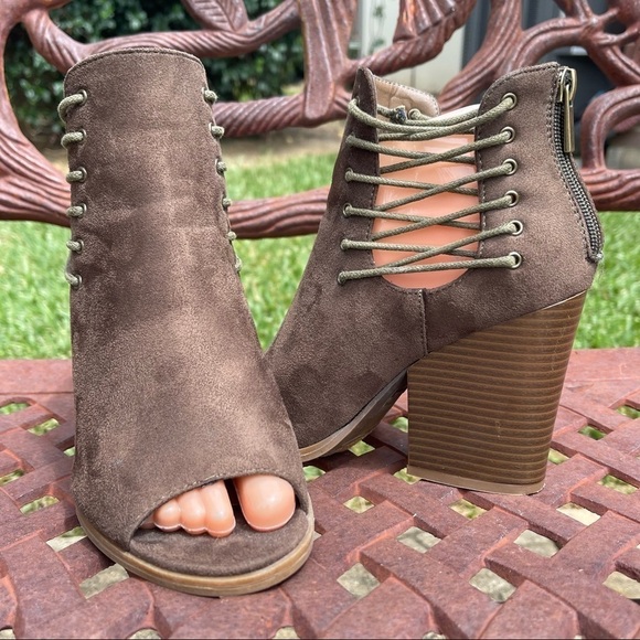 💋BAMBOO Vegan Suede Zip Back Open Toe Ankle Heeled Booties - Picture 12 of 14